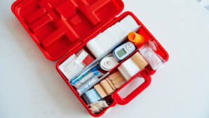 מה צריך להיות בתיק עזרה ראשונה